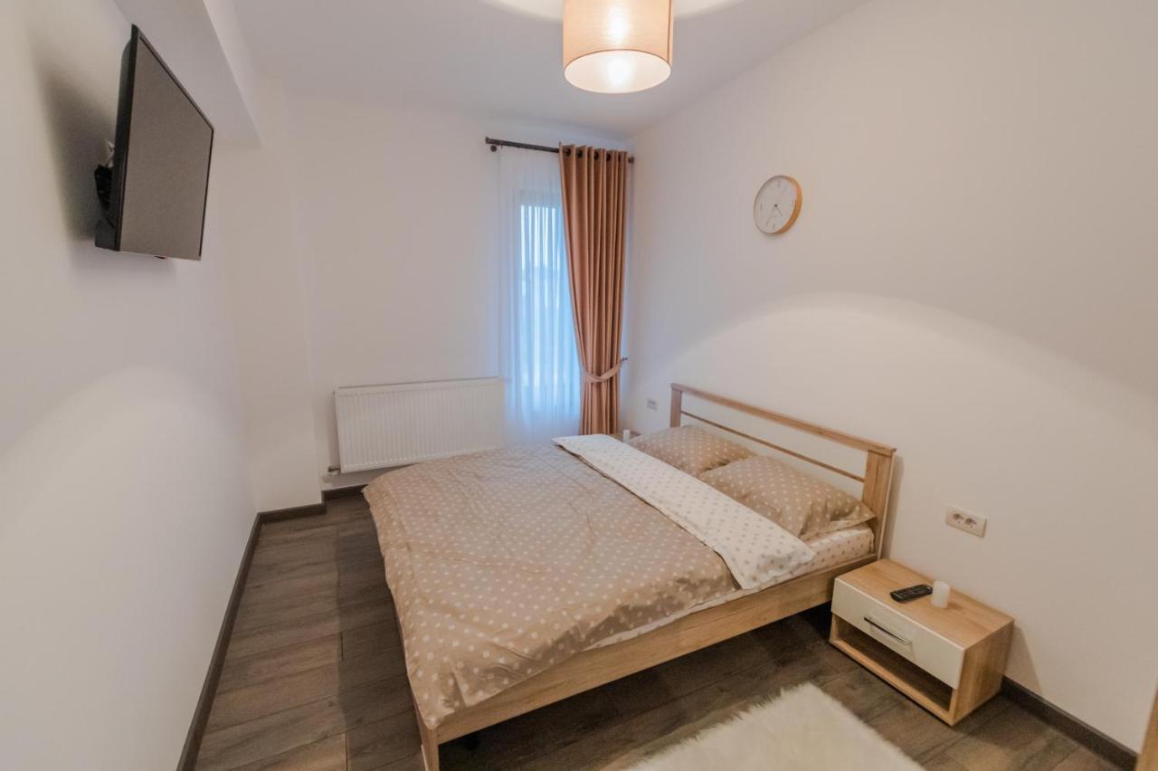 Penthouse Luxury Falticeni Bagian luar foto