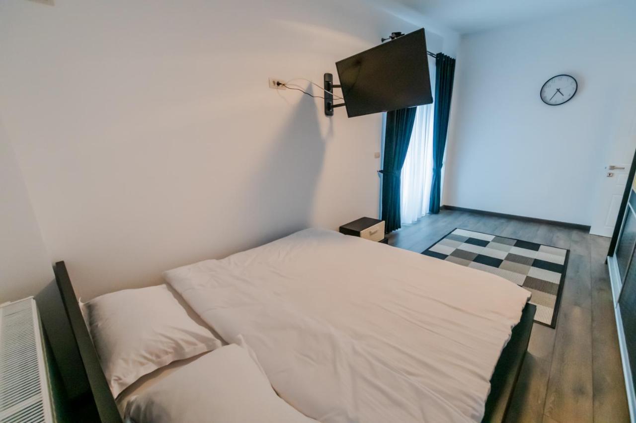 Penthouse Luxury Falticeni Bagian luar foto