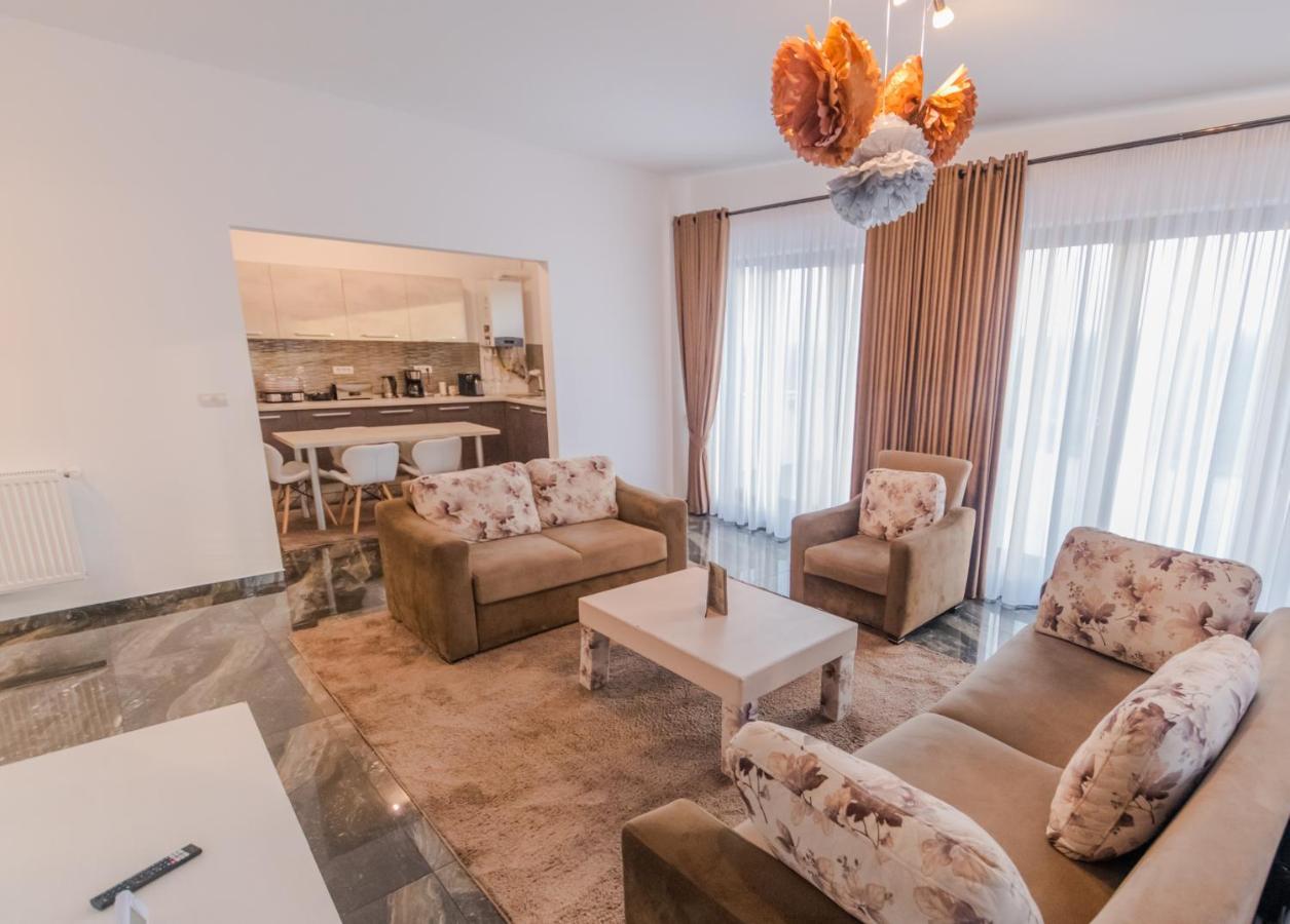 Penthouse Luxury Falticeni Bagian luar foto