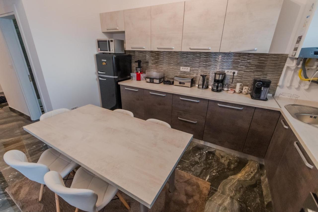Penthouse Luxury Falticeni Bagian luar foto