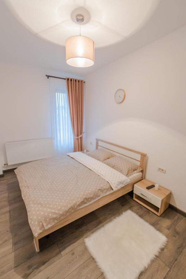 Penthouse Luxury Falticeni Bagian luar foto