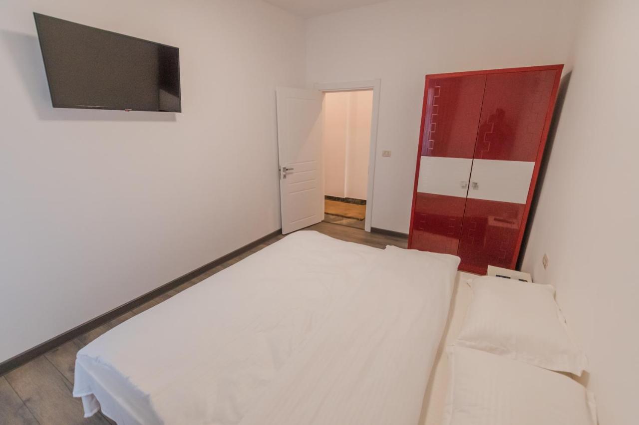 Penthouse Luxury Falticeni Bagian luar foto