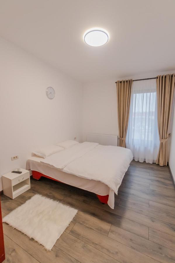 Penthouse Luxury Falticeni Bagian luar foto