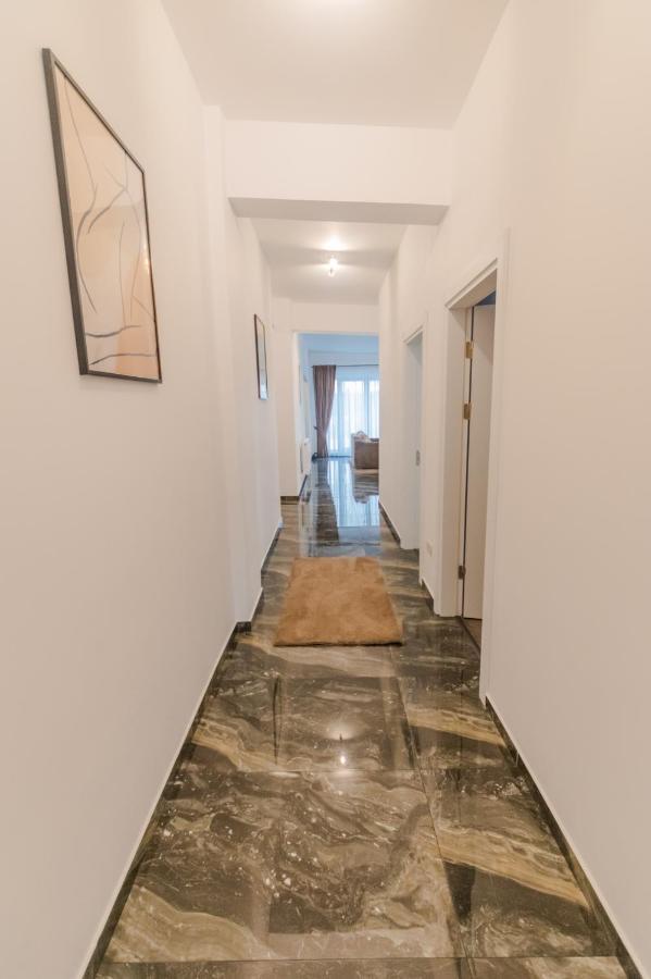 Penthouse Luxury Falticeni Bagian luar foto
